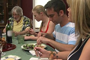 性欧美美女fmoyavhreexx