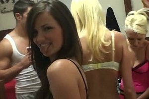 泽村玲子au在线中文字幕